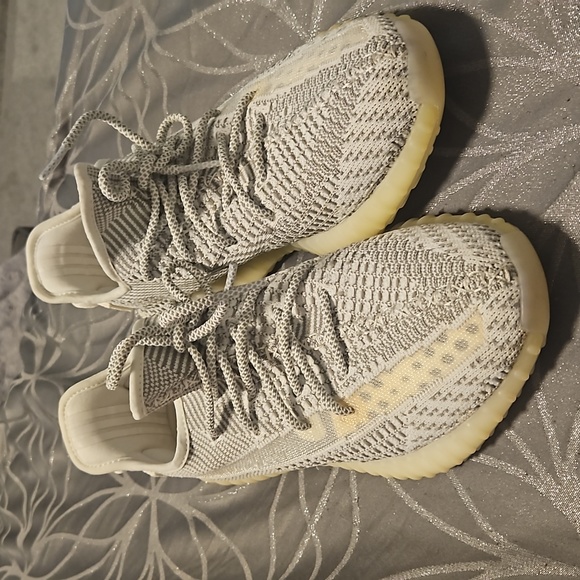 YEEZY MEN SHOES - Picture 3 of 6